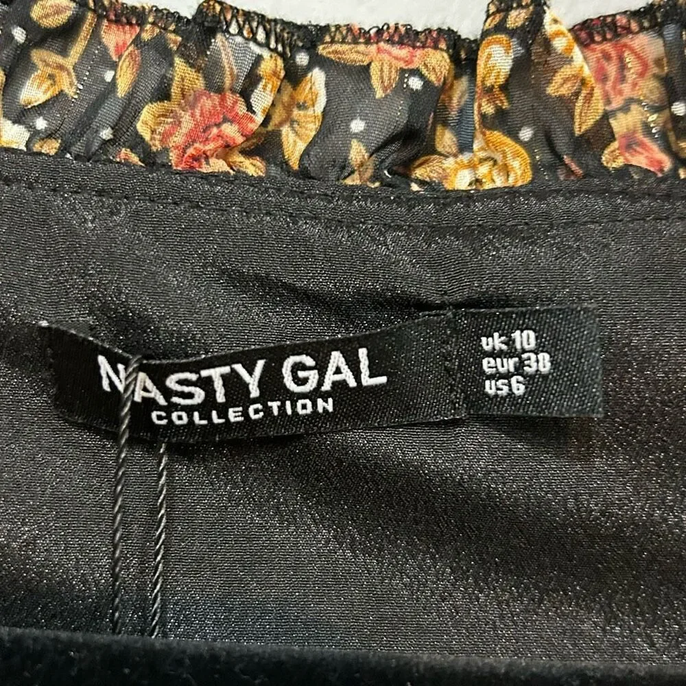 🆕 Nasty Gal‎ I’ll be Bouquet black floral bell sleeve mini dress size 6 - Picture 6 of 13